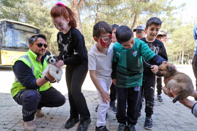 Minik yürekler Bursa'da hayvan sevgisiyle büyüyor