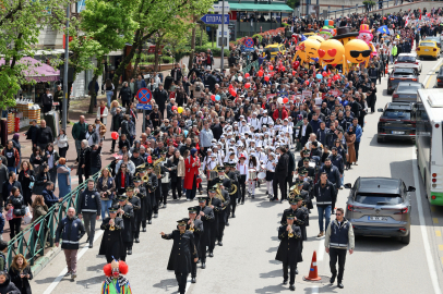Bursa’da 23 Nisan Şenliği: Çocuklar bayramı doyasıya yaşadı