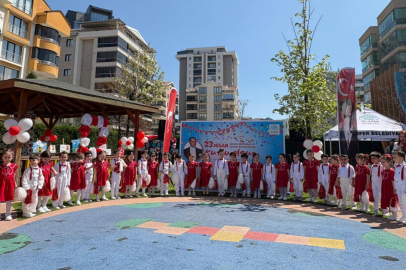 Nilüfer Kreşlerinde 23 Nisan coşkusu: Minikler bayramı doyasıya kutladı
