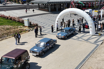 Bursa’da klasik otomobillerle nostalji turu