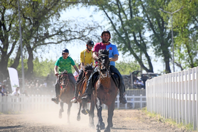 Osmangazi’de 700. yıla özel Rahvan At Yarışları nefes kesti