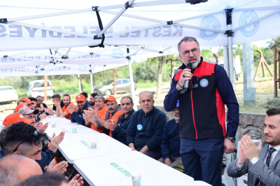 Kestel’de 1 Mayıs buluşması: Başkan Erol personelle aynı sofrada