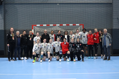 Büyükşehir Belediyespor’dan Üçevler’de güç gösterisi