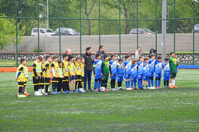 Osmangazi’de Futbol Şöleni: Minik timsahlar sahada