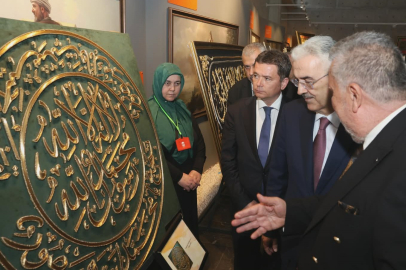 Mukaddes Emanetler Sergisi Panorama 1326’da ziyarete açıldı