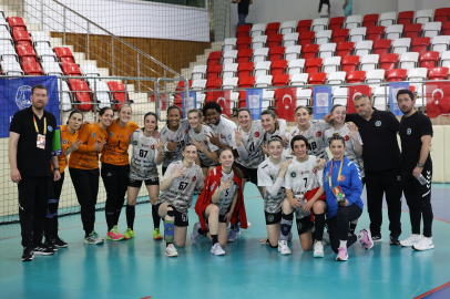 Bursa Büyükşehir Belediyespor’dan üç kupalı sezon