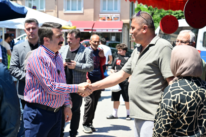 Başkan Oktay Yılmaz esnaf ve vatandaşlarla bayramlaştı