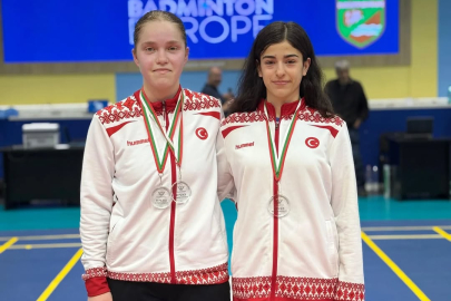 Osmangazili badmintonculardan Bulgaristan’da çifte gümüş madalya