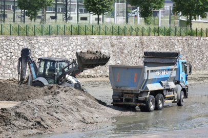 Büyükşehir’den Hüdavendigar'da dere temizliği